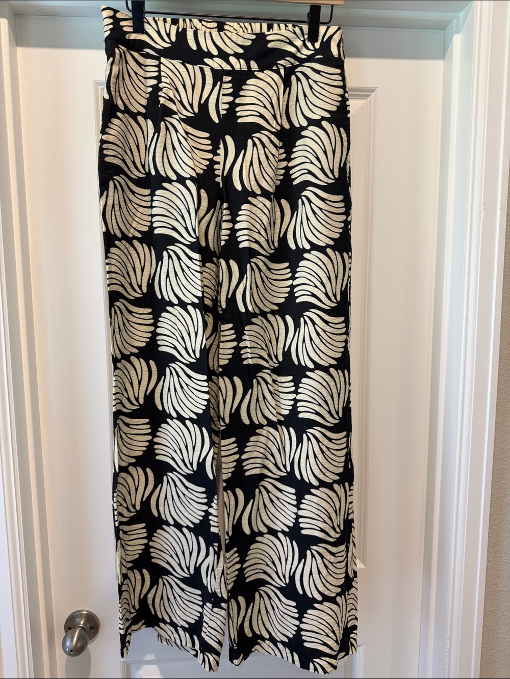 A new day Black and Cream Patterned Wide-Leg Pants Size Medium
